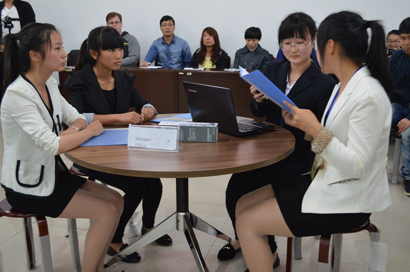 【图文】“以赛促学”重实践  模拟职场显素养
